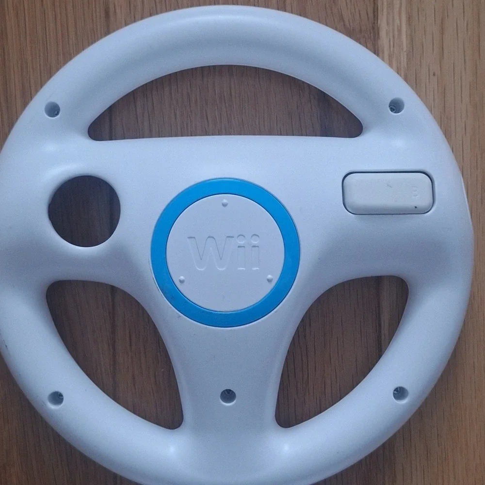 Nintendo Wii Wheel RVL-024 Mario Kart Racing Accessory Set of 2 White